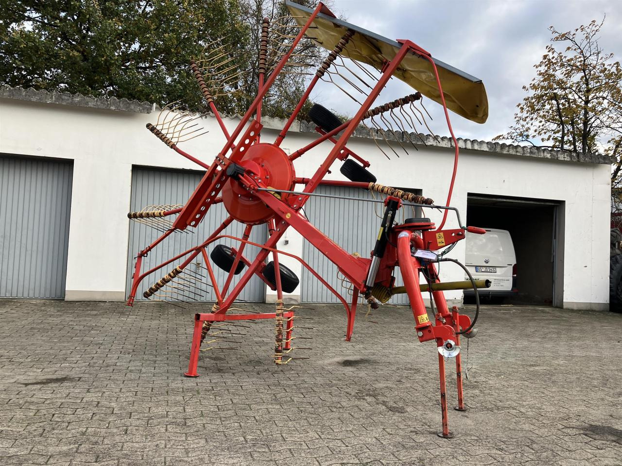 Niemeyer Twin 470 -DH - Heuwender/ Wenderechen: das Bild 3 Niemeyer Twin 470 -DH - Heuwender/ Wenderechen: das Bild 3