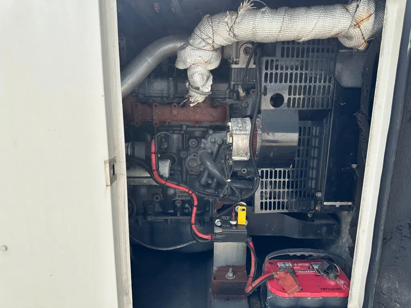 Iveco FPT F32 AM1A Leroy Somer 32 kVA Silent generatorset 216 hours ! - Stromgenerator: das Bild 3 Iveco FPT F32 AM1A Leroy Somer 32 kVA Silent generatorset 216 hours ! - Stromgenerator: das Bild 3