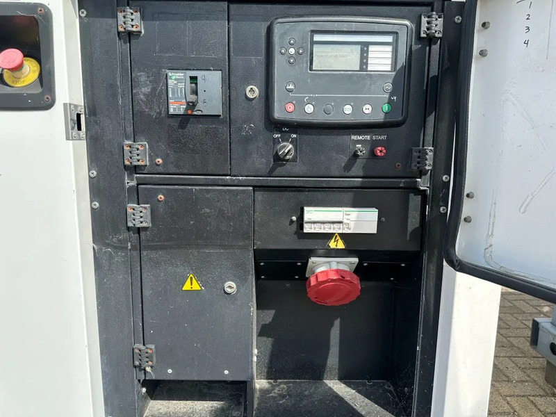 Iveco FPT F32 AM1A Leroy Somer 32 kVA Silent generatorset 408 hours ! - Stromgenerator: das Bild 2 Iveco FPT F32 AM1A Leroy Somer 32 kVA Silent generatorset 408 hours ! - Stromgenerator: das Bild 2