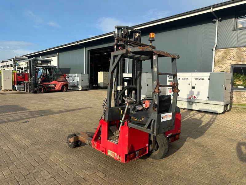 Moffett M4 20.1 Kubota Diesel Kooiaap 2 ton Duplex Sideshift Meeneemheftruck - Mitnahmestapler: das Bild 2 Moffett M4 20.1 Kubota Diesel Kooiaap 2 ton Duplex Sideshift Meeneemheftruck - Mitnahmestapler: das Bild 2