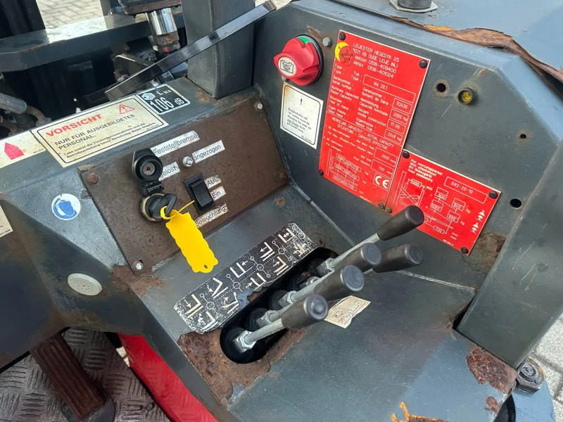 Mitnahmestapler Moffett M4 20.1 Kubota Diesel Kooiaap 2 ton Sideshift Positioner Meeneemheftruck: das Bild 9 Mitnahmestapler Moffett M4 20.1 Kubota Diesel Kooiaap 2 ton Sideshift Positioner Meeneemheftruck: das Bild 9