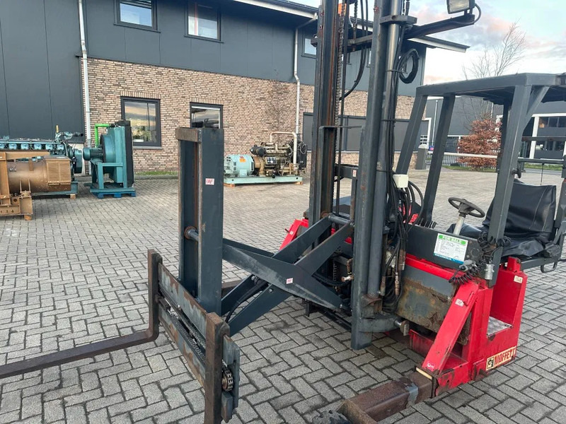 Mitnahmestapler Moffett M4 20.1 Kubota Diesel Kooiaap 2 ton Sideshift Positioner Meeneemheftruck: das Bild 18 Mitnahmestapler Moffett M4 20.1 Kubota Diesel Kooiaap 2 ton Sideshift Positioner Meeneemheftruck: das Bild 18
