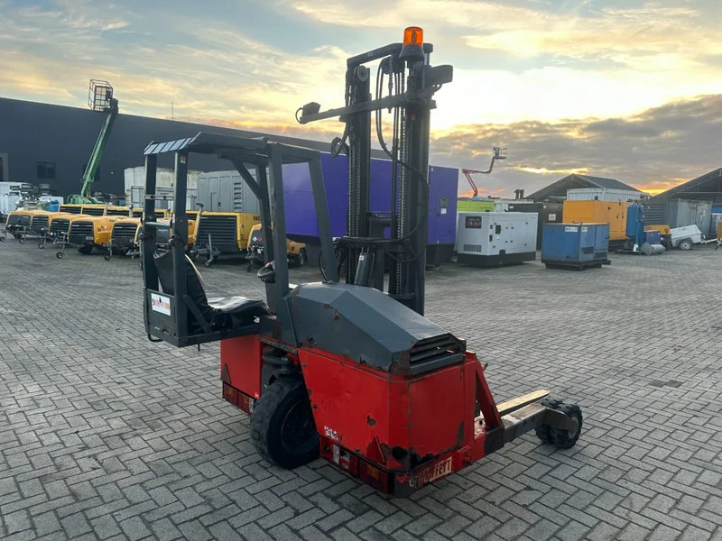 Mitnahmestapler Moffett M4 20.1 Kubota Diesel Kooiaap 2 ton Sideshift Positioner Meeneemheftruck: das Bild 12 Mitnahmestapler Moffett M4 20.1 Kubota Diesel Kooiaap 2 ton Sideshift Positioner Meeneemheftruck: das Bild 12