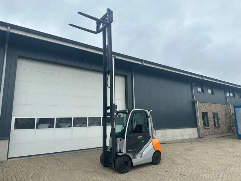 Still RX70-30T 3 ton Triplex Freelift Sideshift LPG Heftruck - Treibgasstapler: das Bild 4 Still RX70-30T 3 ton Triplex Freelift Sideshift LPG Heftruck - Treibgasstapler: das Bild 4