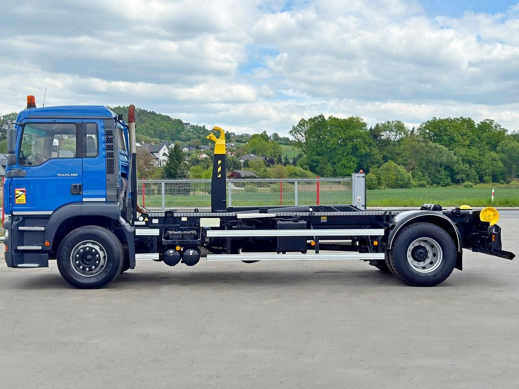 MAN TGA 18.310 Abrollkipper * Top Zustand! MAN TGA 18.310 Abrollkipper * Top Zustand! - Abrollkipper: das Bild 5 MAN TGA 18.310 Abrollkipper * Top Zustand! MAN TGA 18.310 Abrollkipper * Top Zustand! - Abrollkipper: das Bild 5