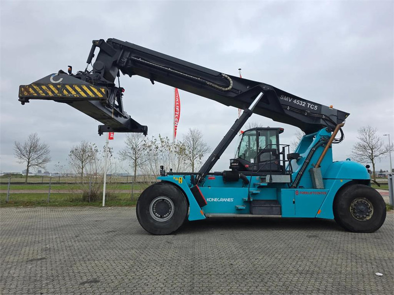 KONECRANES SMV 4532 TC5 - Reach stacker: das Bild 2 KONECRANES SMV 4532 TC5 - Reach stacker: das Bild 2
