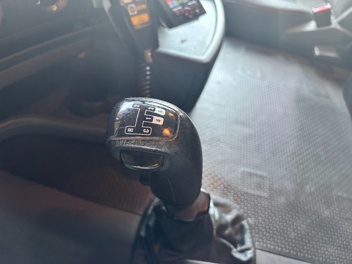 Holztransporter, Autokran SCANIA G490 6x2: das Bild 6