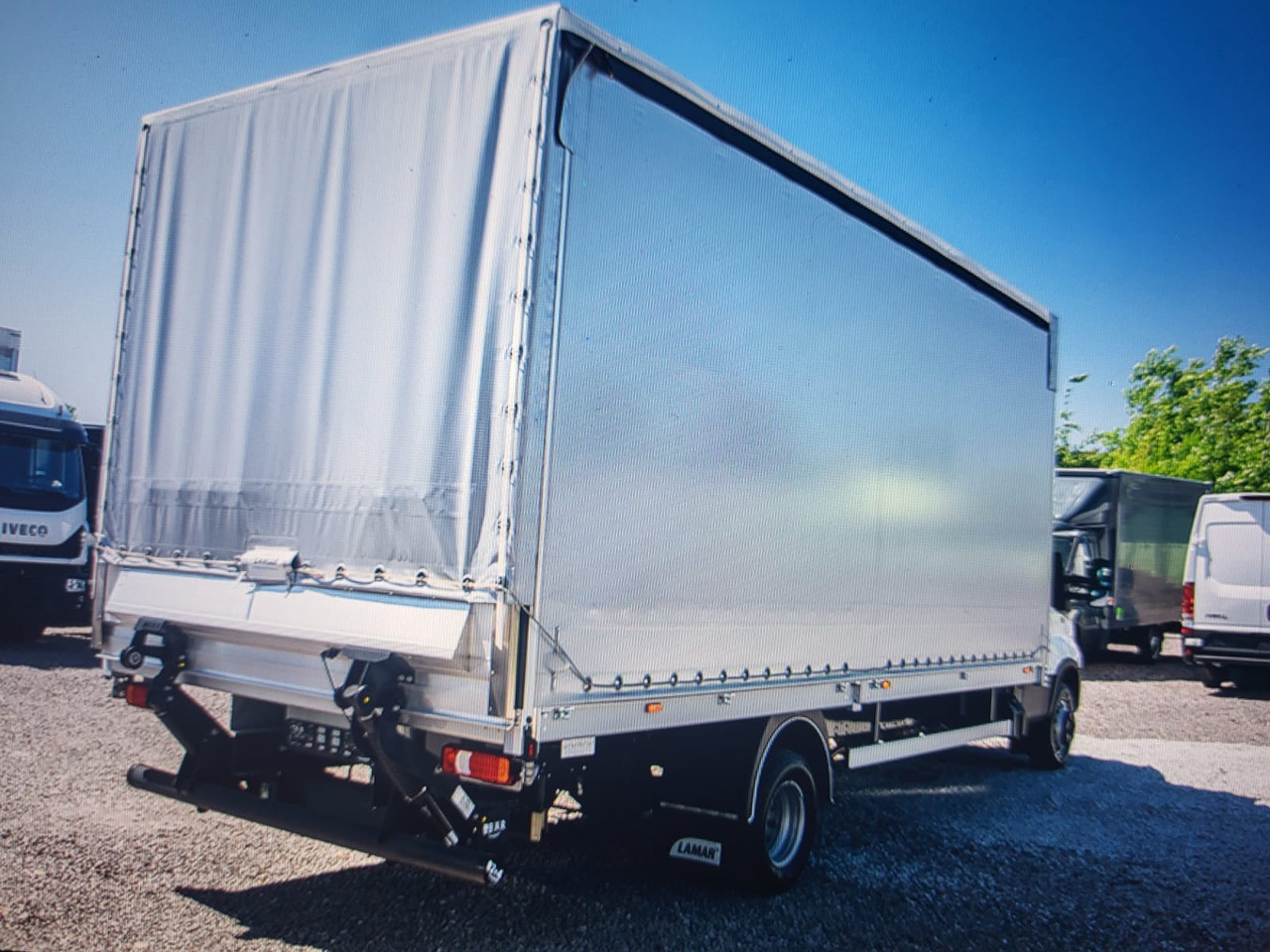 Iveco Daily 70 C18 Pritsche-Plane BÃR - Transporter mit Plane: das Bild 2 Iveco Daily 70 C18 Pritsche-Plane BÃR - Transporter mit Plane: das Bild 2