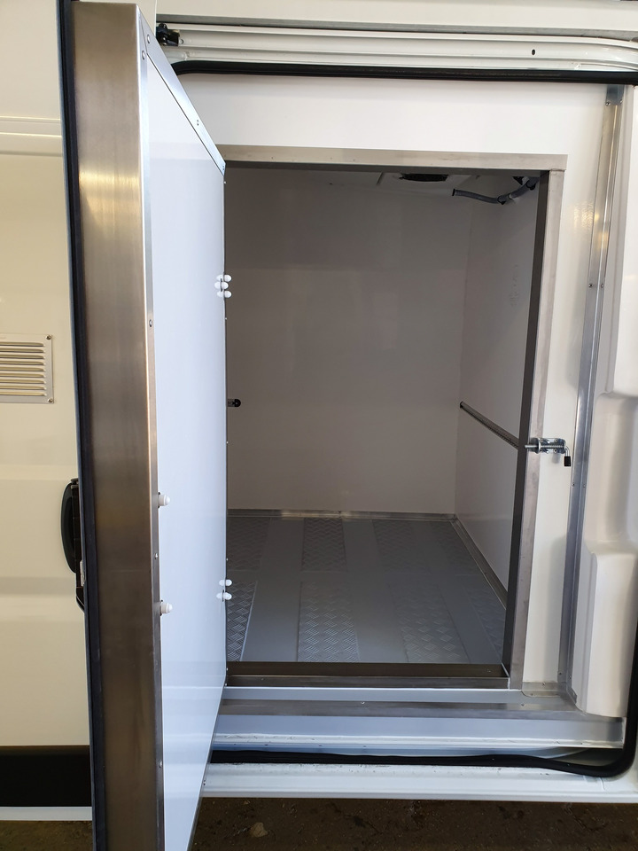 Renault Master L3H2 Tiefkühlkasten -18°C - Kühltransporter: das Bild 5 Renault Master L3H2 Tiefkühlkasten -18°C - Kühltransporter: das Bild 5