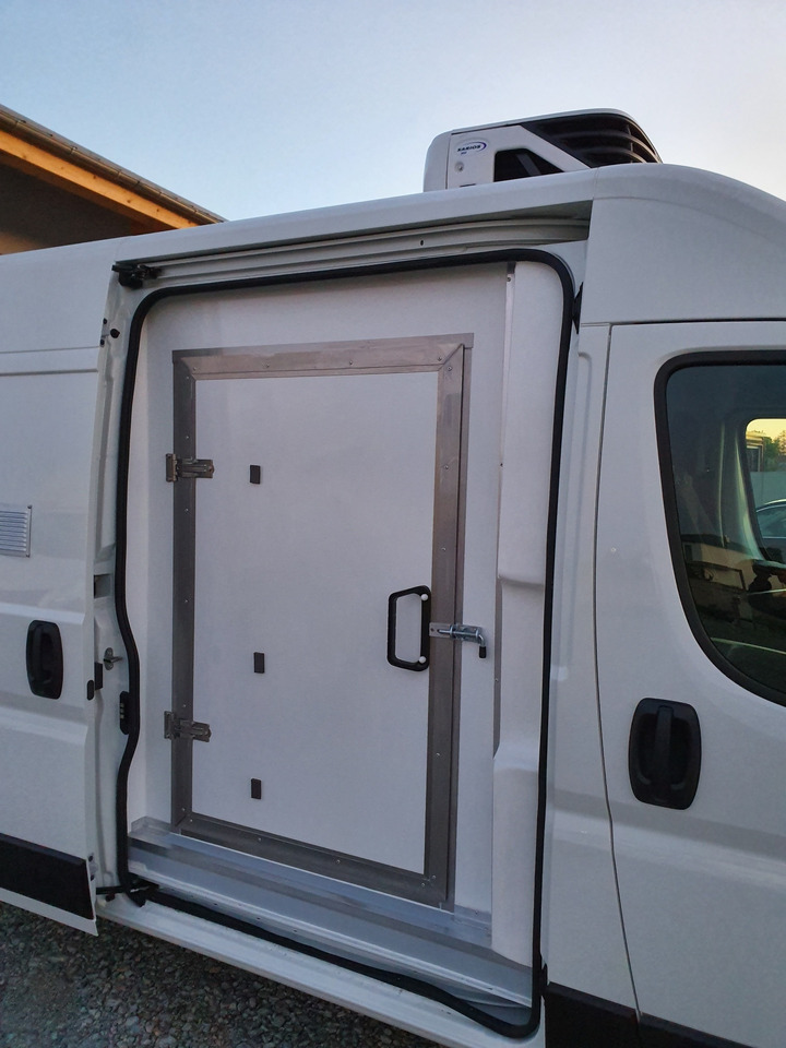 Renault Master L3H2 Tiefkühlkasten -18°C - Kühltransporter: das Bild 2 Renault Master L3H2 Tiefkühlkasten -18°C - Kühltransporter: das Bild 2