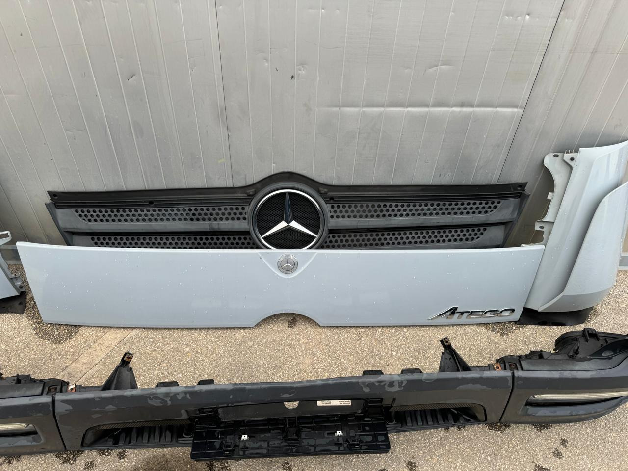 FRONT PACKET ATEGO 4 - Karosserie und Außen: das Bild 5 FRONT PACKET ATEGO 4 - Karosserie und Außen: das Bild 5