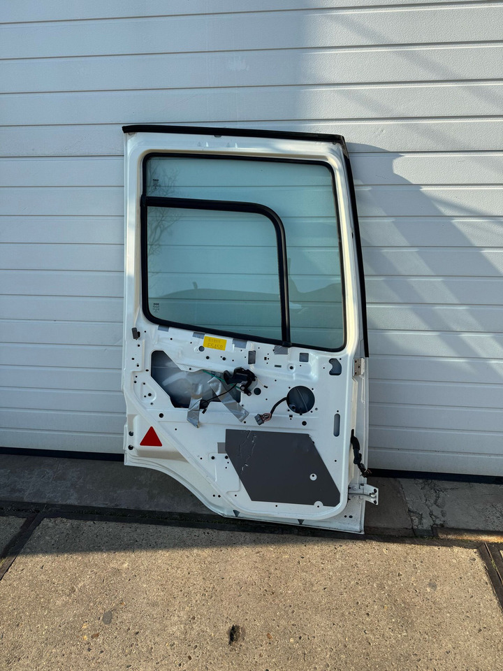 DAF CF EURO 6 PORTIER LINKS COMPLEET 1950970A6 - Tür und Teile für LKW: das Bild 2 DAF CF EURO 6 PORTIER LINKS COMPLEET 1950970A6 - Tür und Teile für LKW: das Bild 2