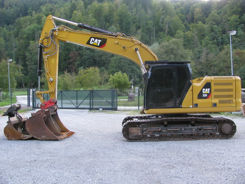 CATERPILLAR 320 with 3 buckets 6.815 houers - Kettenbagger: das Bild 3 CATERPILLAR 320 with 3 buckets 6.815 houers - Kettenbagger: das Bild 3