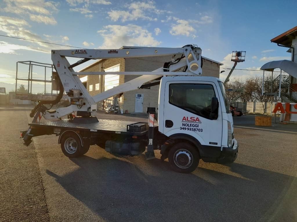 Oil & Steel 189 - LKW mit Arbeitsbühne: das Bild 1 Oil & Steel 189 - LKW mit Arbeitsbühne: das Bild 1