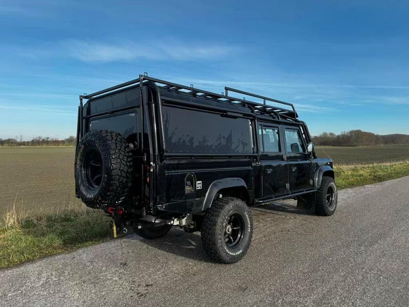 Land Rover Defender 130 - Off road 4x4 - SUV/ Geländewagen: das Bild 4 Land Rover Defender 130 - Off road 4x4 - SUV/ Geländewagen: das Bild 4
