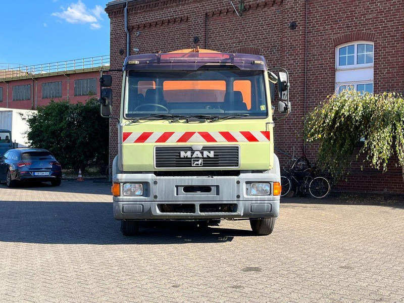 MAN 15.163 Utcaseprő - Kehrmaschine: das Bild 3 MAN 15.163 Utcaseprő - Kehrmaschine: das Bild 3