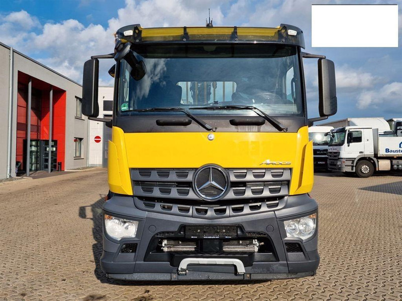 Mercedes-Benz Arocs 1830 - Pritsche LKW, Autokran: das Bild 2 Mercedes-Benz Arocs 1830 - Pritsche LKW, Autokran: das Bild 2