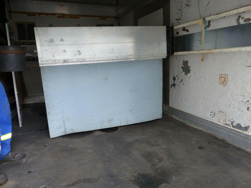 Pferdetransporter Mercedes-Benz Vario 818 Doka horse transporter + Tail lift: das Bild 15 Pferdetransporter Mercedes-Benz Vario 818 Doka horse transporter + Tail lift: das Bild 15