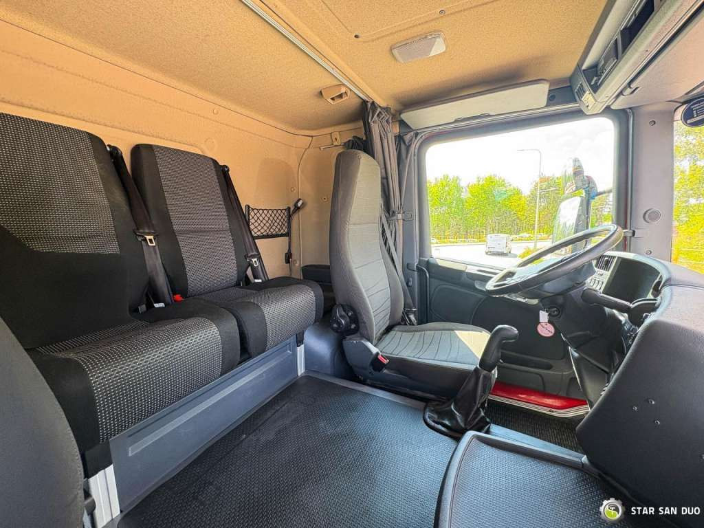 Scania D 320 FIRE BRIGADE Tank 12,000 Litres - LKW: das Bild 4 Scania D 320 FIRE BRIGADE Tank 12,000 Litres - LKW: das Bild 4