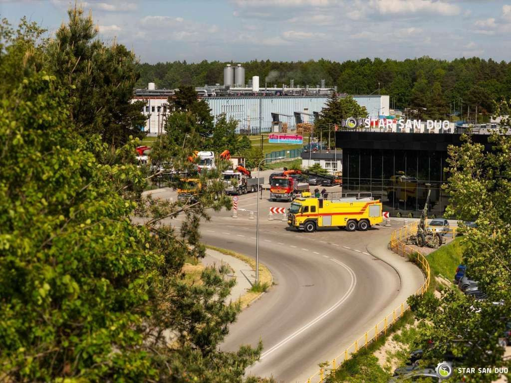Volvo FM 460 6x6 Rosenbauer Fire Truck LSP Water Tank - LKW: das Bild 4 Volvo FM 460 6x6 Rosenbauer Fire Truck LSP Water Tank - LKW: das Bild 4