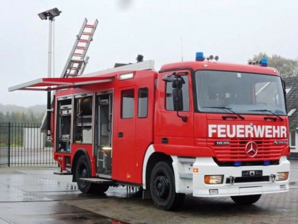 Mercedes-Benz ACTROS 1835 Feuerwehr 2080 L Fire Unit !! - Feuerwehrfahrzeug: das Bild 1 Mercedes-Benz ACTROS 1835 Feuerwehr 2080 L Fire Unit !! - Feuerwehrfahrzeug: das Bild 1