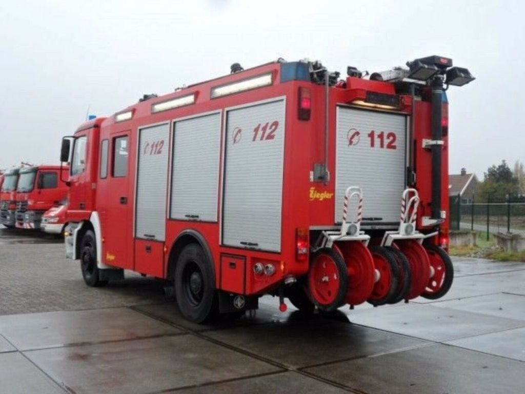 Mercedes-Benz ACTROS 1835 Feuerwehr 2080 L Fire Unit !! - Feuerwehrfahrzeug: das Bild 4 Mercedes-Benz ACTROS 1835 Feuerwehr 2080 L Fire Unit !! - Feuerwehrfahrzeug: das Bild 4