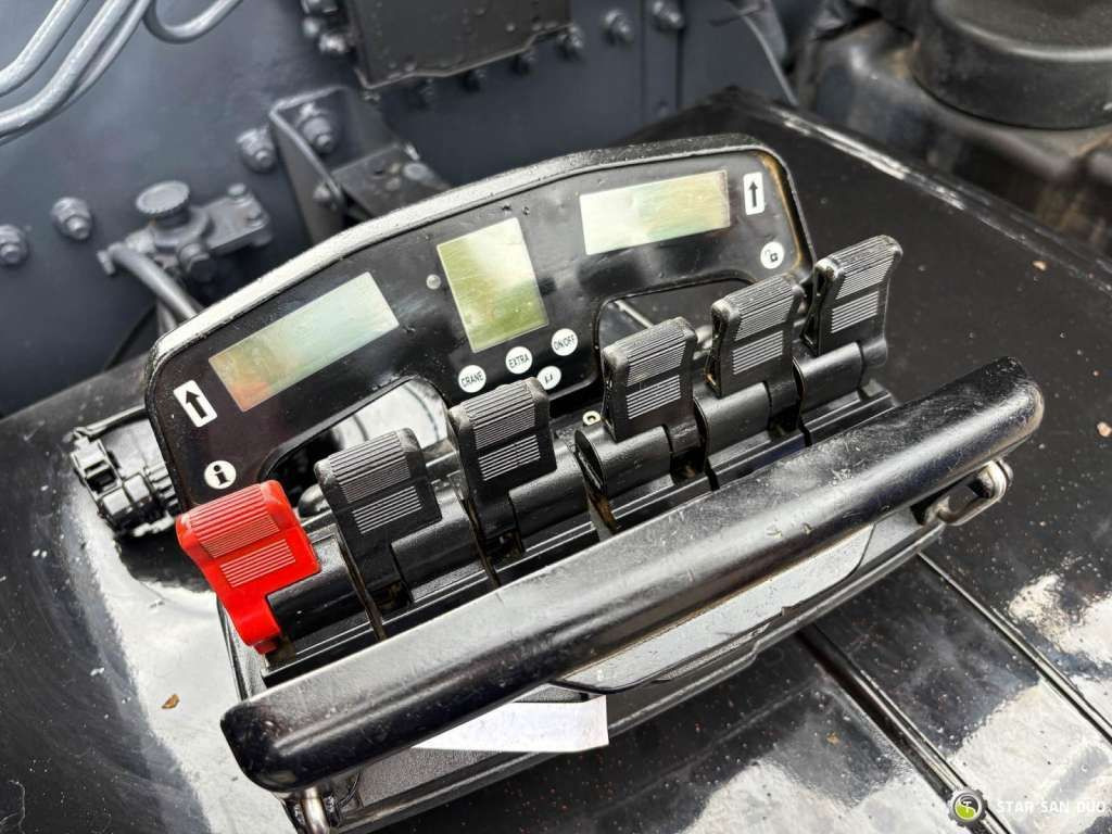 Mercedes-Benz Actros 1841 AK 4x4 Hiab 288E-7 Crane Kipper - Leasing Mercedes-Benz Actros 1841 AK 4x4 Hiab 288E-7 Crane Kipper: das Bild 28 Mercedes-Benz Actros 1841 AK 4x4 Hiab 288E-7 Crane Kipper - Leasing Mercedes-Benz Actros 1841 AK 4x4 Hiab 288E-7 Crane Kipper: das Bild 28