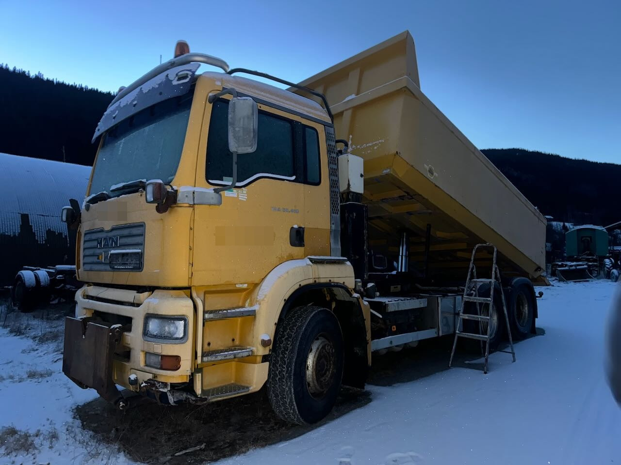 MAN TGA 28.410 6x2 Brøyterigget Tippbil. Rep objekt. - Kipper: das Bild 2 MAN TGA 28.410 6x2 Brøyterigget Tippbil. Rep objekt. - Kipper: das Bild 2