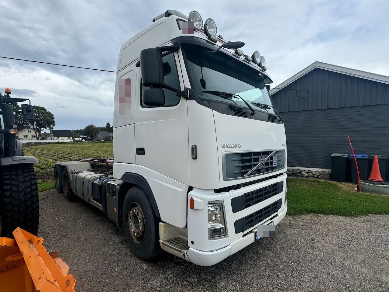 Volvo FH 480 - Abrollkipper: das Bild 1 Volvo FH 480 - Abrollkipper: das Bild 1
