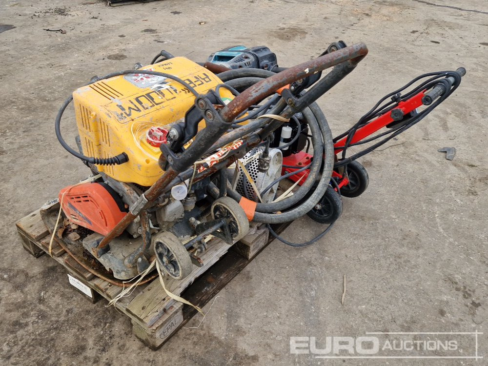 Compaction Plates (2 of), Concrete Poker, Submersible Water Pump, Paving Breaker, Generator - Baugeräte: das Bild 2 Compaction Plates (2 of), Concrete Poker, Submersible Water Pump, Paving Breaker, Generator - Baugeräte: das Bild 2