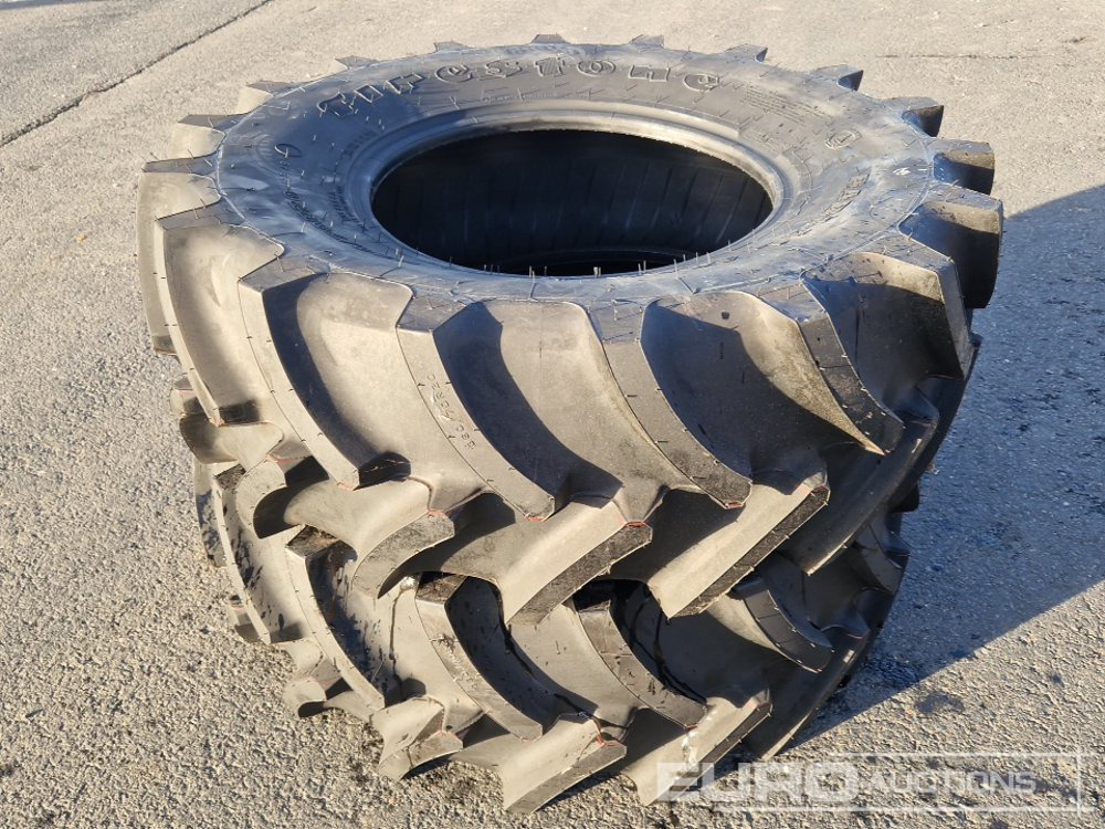 Unused 360/70R20 Tyres (2 of) - Reifen: das Bild 1 Unused 360/70R20 Tyres (2 of) - Reifen: das Bild 1