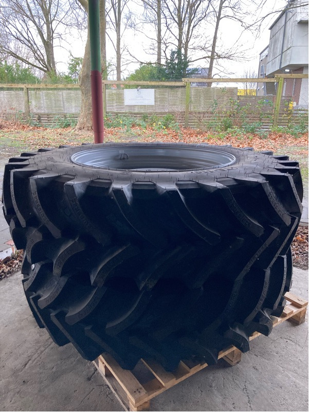 Amazone Komplettrad 520/85R42 2x - Pflanzenschutzspritze: das Bild 1 Amazone Komplettrad 520/85R42 2x - Pflanzenschutzspritze: das Bild 1