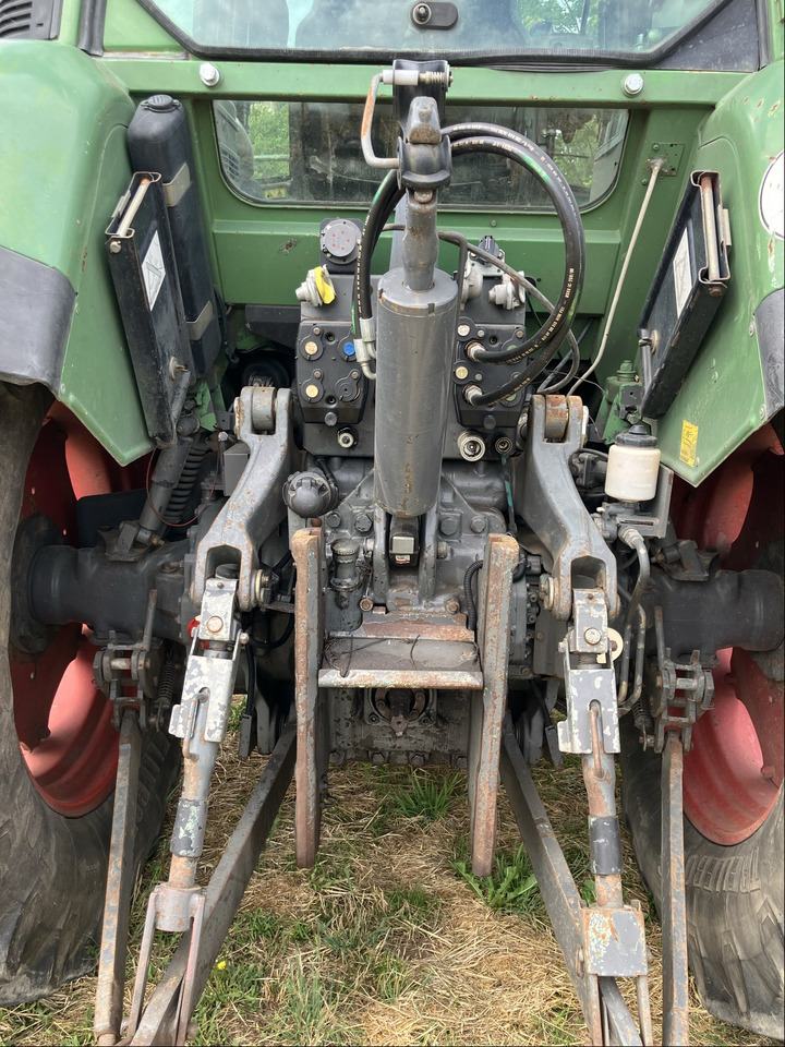 Fendt 712 COM1 - Traktor: das Bild 3 Fendt 712 COM1 - Traktor: das Bild 3
