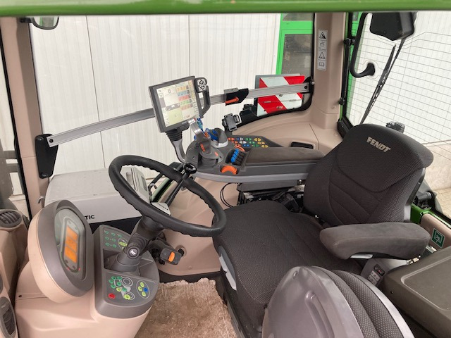 Fendt 828 Vario S4 Profi - Traktor: das Bild 4 Fendt 828 Vario S4 Profi - Traktor: das Bild 4
