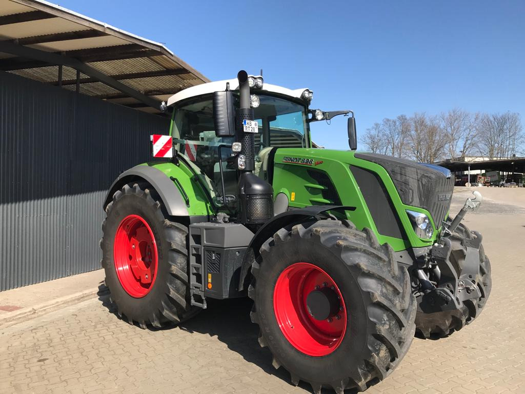 Fendt 828 Vario S4 Profi - Traktor: das Bild 3 Fendt 828 Vario S4 Profi - Traktor: das Bild 3