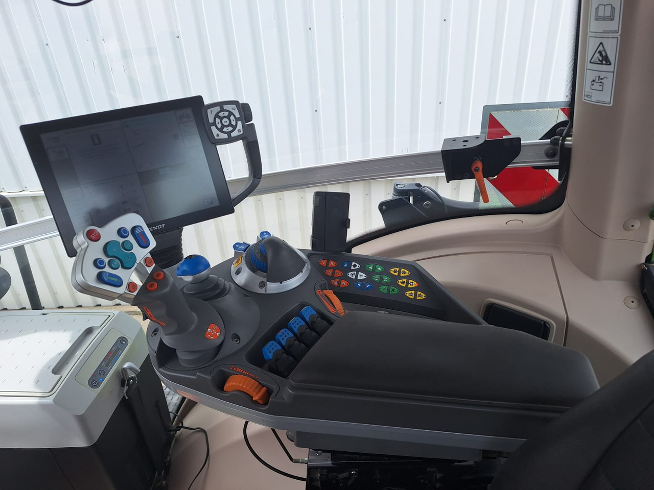 Fendt 828 Vario S4 ProfiPlus - Traktor: das Bild 5 Fendt 828 Vario S4 ProfiPlus - Traktor: das Bild 5