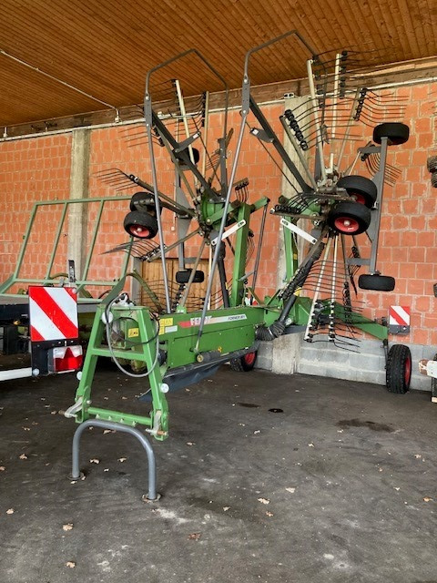 Fendt Former 801 - Heuwender/ Wenderechen: das Bild 1 Fendt Former 801 - Heuwender/ Wenderechen: das Bild 1
