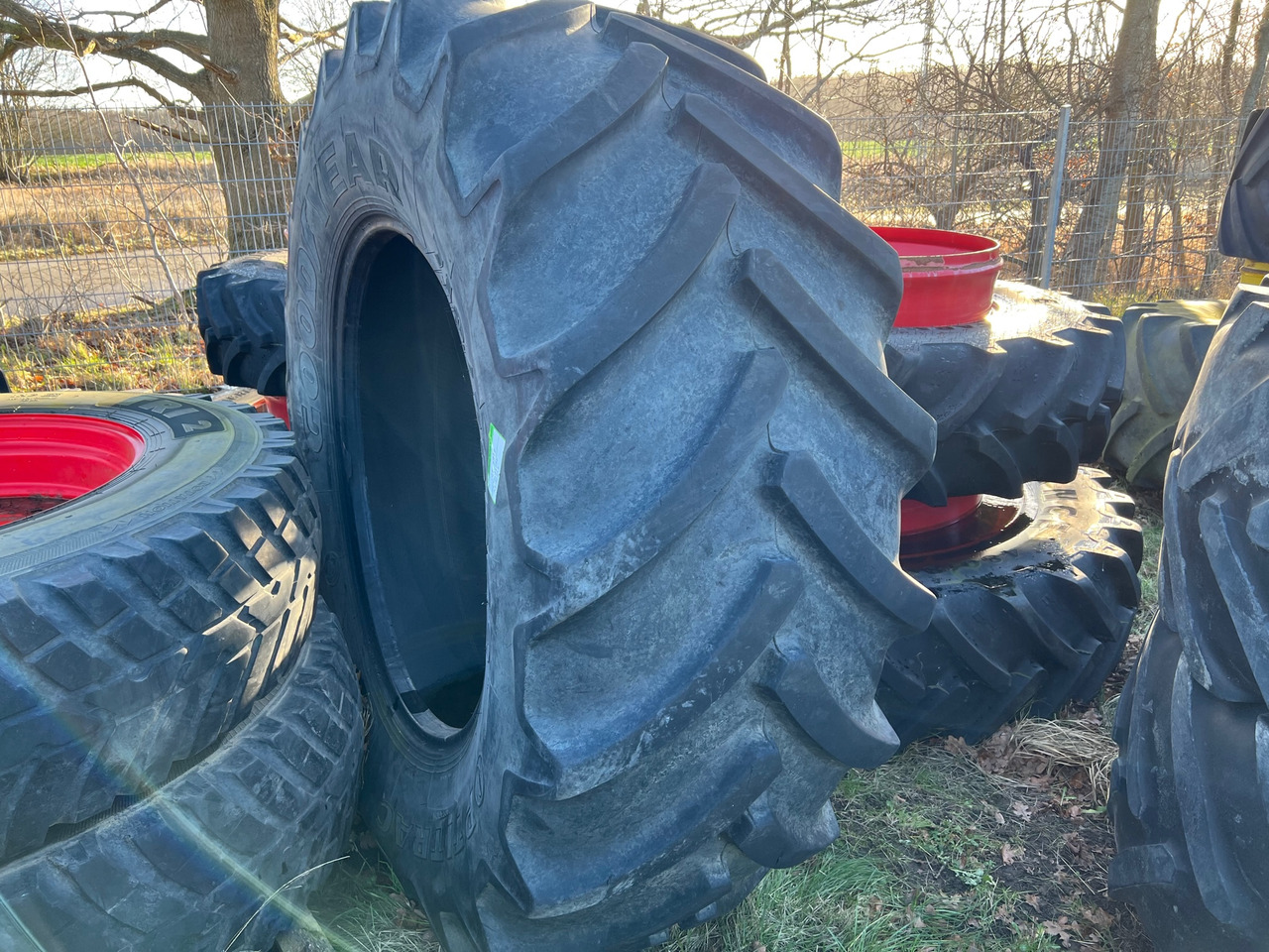 Goodyear 1x Reifen 710/70 R42 - Felgen und Reifen: das Bild 4 Goodyear 1x Reifen 710/70 R42 - Felgen und Reifen: das Bild 4