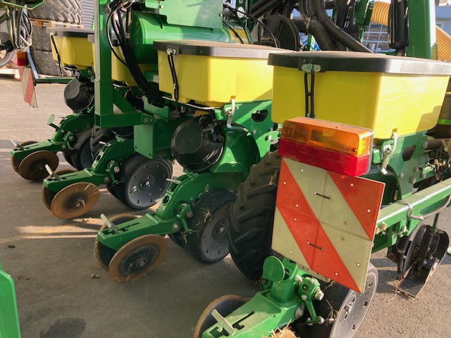 John Deere Einzelkornsämaschine 1725 NT - Sämaschine: das Bild 4 John Deere Einzelkornsämaschine 1725 NT - Sämaschine: das Bild 4