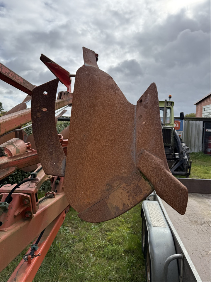 Kuhn Volldrehpflug - Pflug: das Bild 3 Kuhn Volldrehpflug - Pflug: das Bild 3