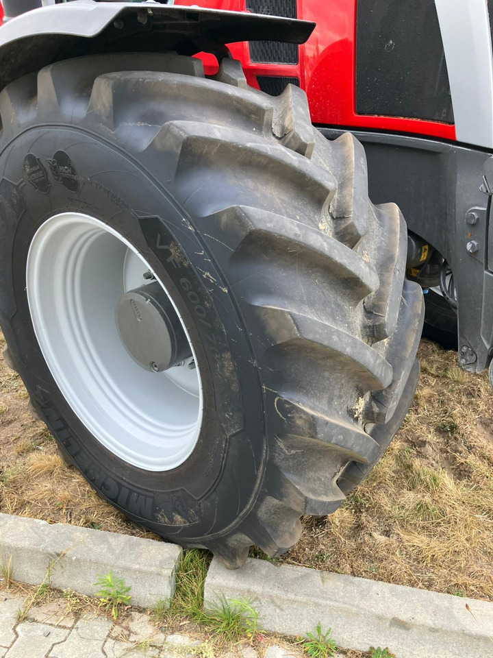 Massey Ferguson 8S.305 Dyna-VT EXCLUSIVE - Traktor: das Bild 5 Massey Ferguson 8S.305 Dyna-VT EXCLUSIVE - Traktor: das Bild 5