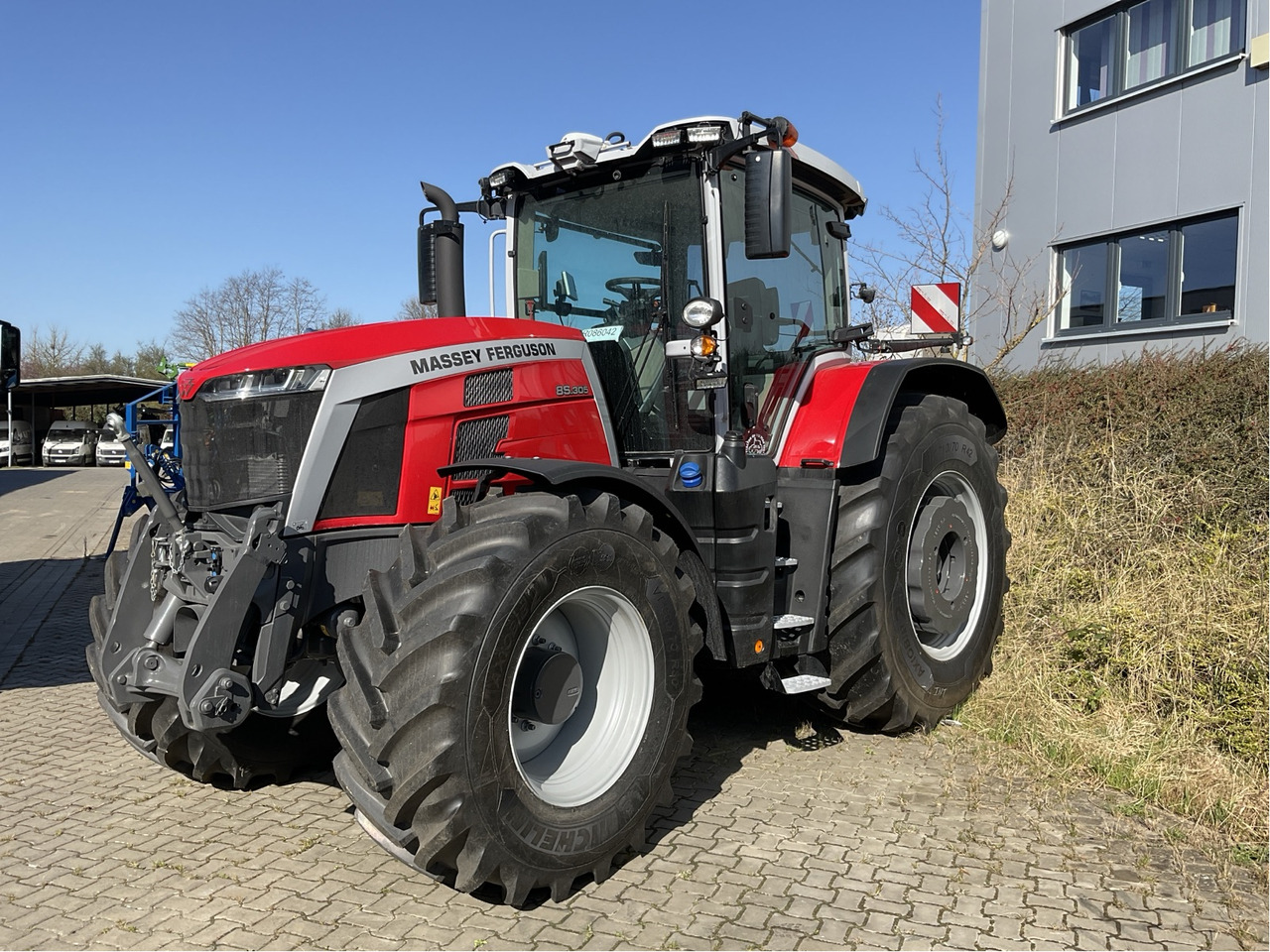 Massey Ferguson 8S.305 Dyna-VT EXCLUSIVE - Traktor: das Bild 1 Massey Ferguson 8S.305 Dyna-VT EXCLUSIVE - Traktor: das Bild 1