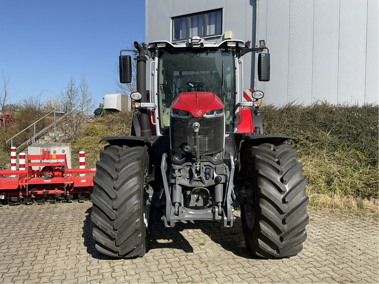 Massey Ferguson 8S.305 Dyna-VT EXCLUSIVE - Traktor: das Bild 5 Massey Ferguson 8S.305 Dyna-VT EXCLUSIVE - Traktor: das Bild 5