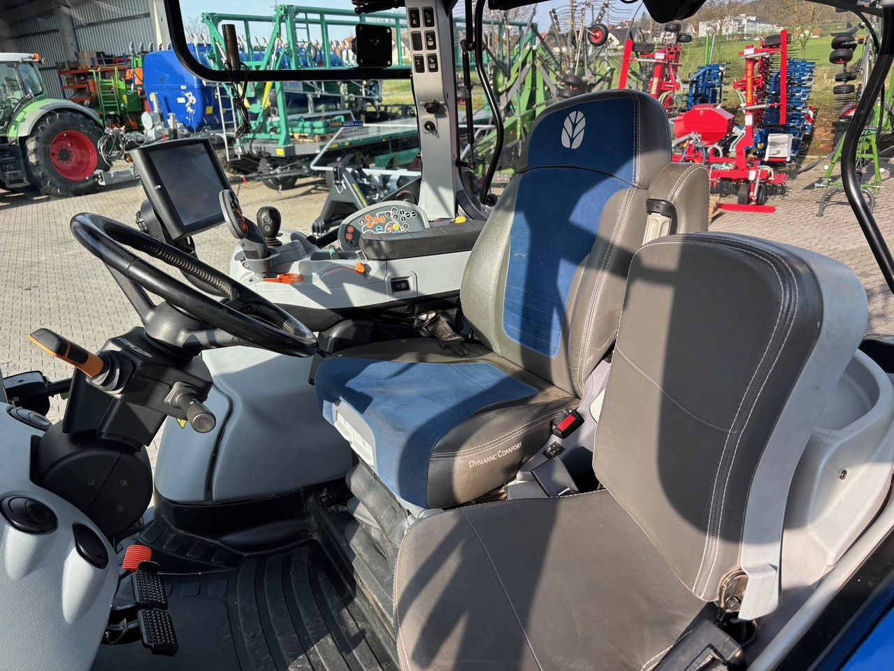 New Holland T 7.270 AC - Traktor: das Bild 4 New Holland T 7.270 AC - Traktor: das Bild 4