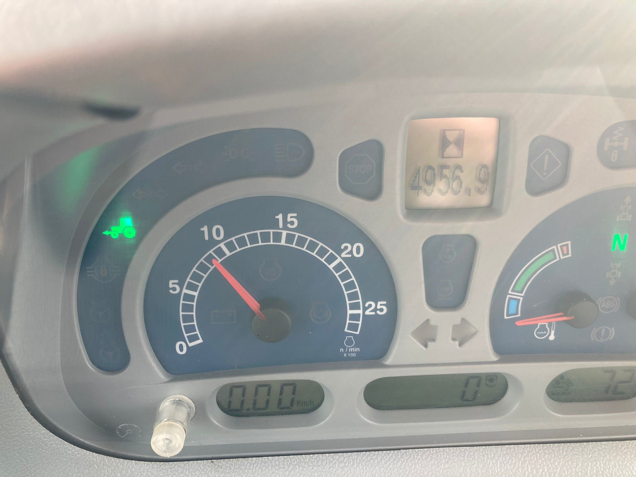 New Holland T7.200 Autocommand - Traktor: das Bild 5 New Holland T7.200 Autocommand - Traktor: das Bild 5