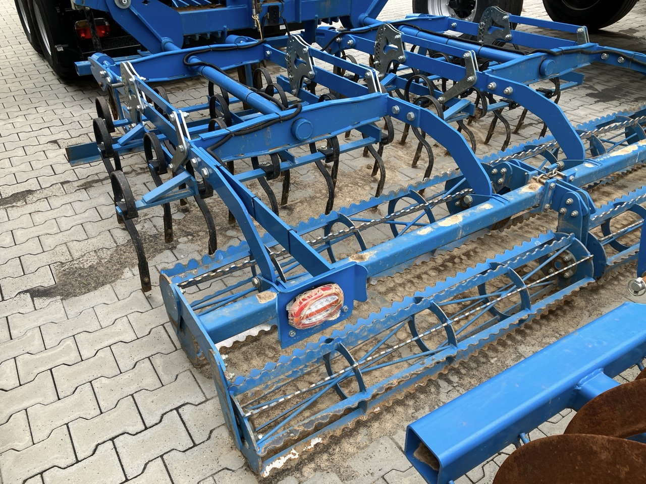 Tigges Saatbettkombi 6m hydr. - Egge: das Bild 4 Tigges Saatbettkombi 6m hydr. - Egge: das Bild 4