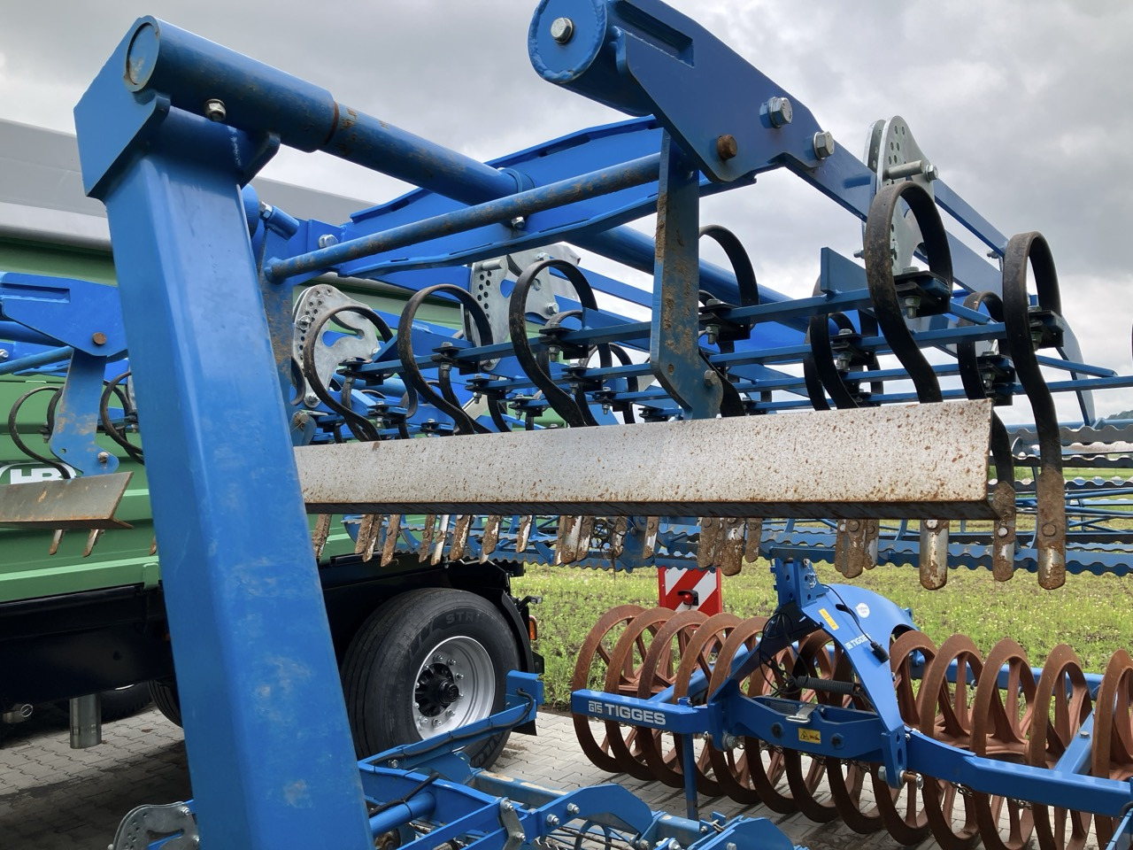 Tigges Saatbettkombi 6m hydr. - Egge: das Bild 3 Tigges Saatbettkombi 6m hydr. - Egge: das Bild 3