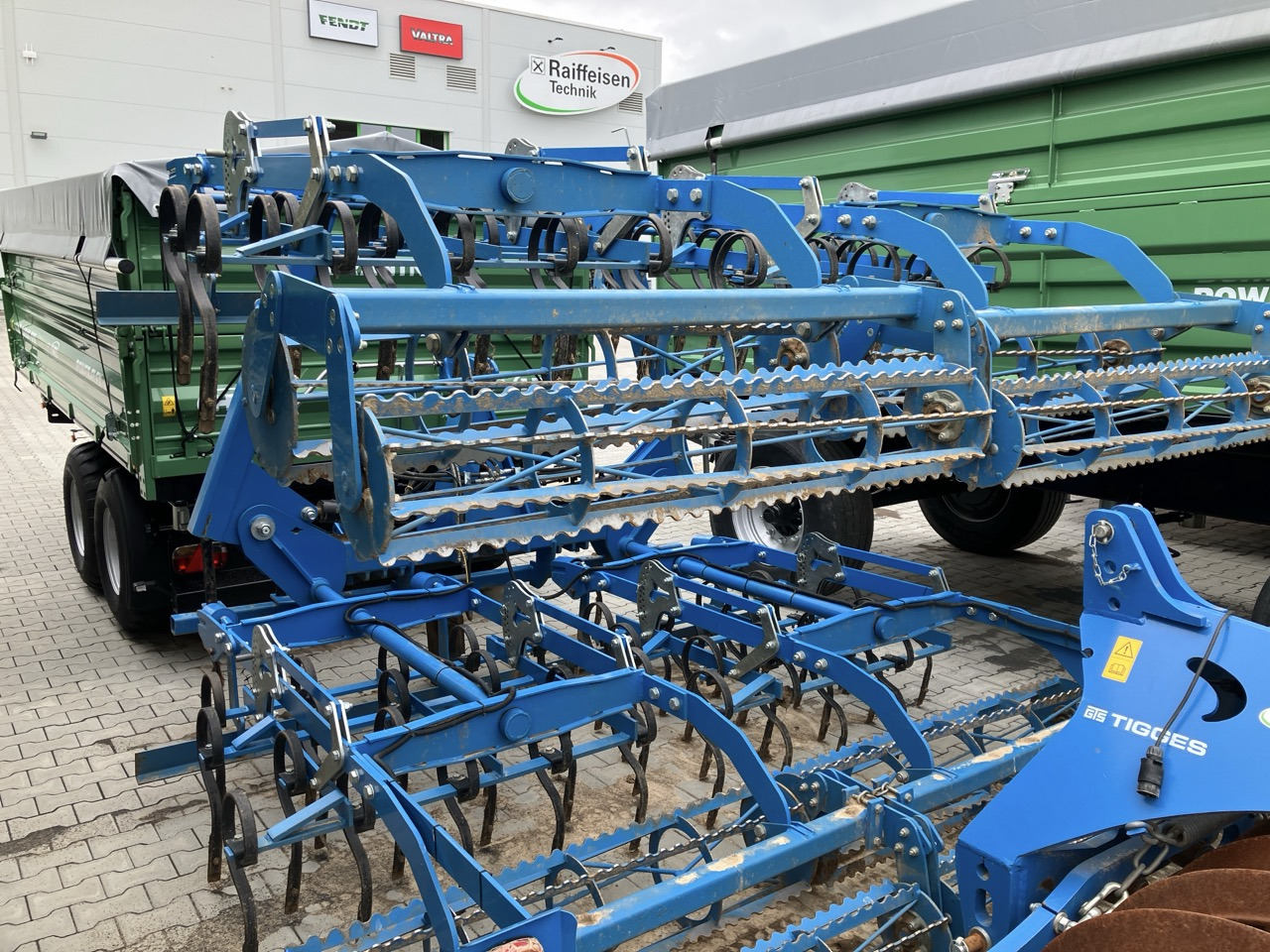 Tigges Saatbettkombi 6m hydr. - Egge: das Bild 1 Tigges Saatbettkombi 6m hydr. - Egge: das Bild 1