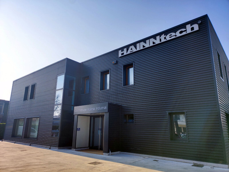 Aeropack/ Spoiler für LKW DAF XF 106: das Bild 6 Aeropack/ Spoiler für LKW DAF XF 106: das Bild 6