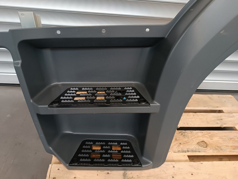 Mercedes-Benz ATEGO Euro 6 - Karosserie und Außen für LKW: das Bild 2 Mercedes-Benz ATEGO Euro 6 - Karosserie und Außen für LKW: das Bild 2